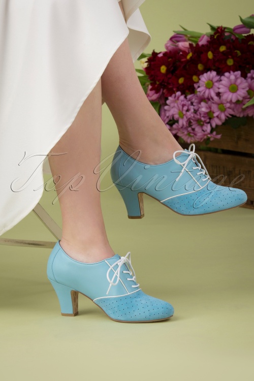 Lola Ramona ♥ Topvintage - 50s Ava La Vie en Rose Shoe Booties in Sky Blue and Cream 4