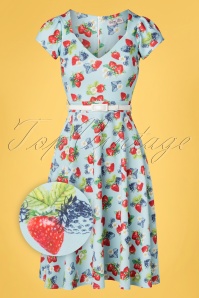 Vintage Chic for Topvintage - Resy aardbeien swingjurk in lichtblauw