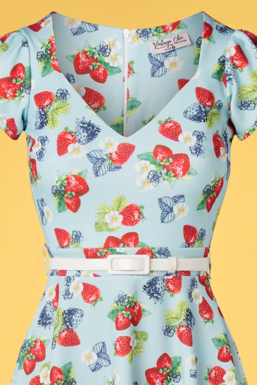 Vintage Chic for Topvintage - Resy aardbeien swingjurk in lichtblauw 3