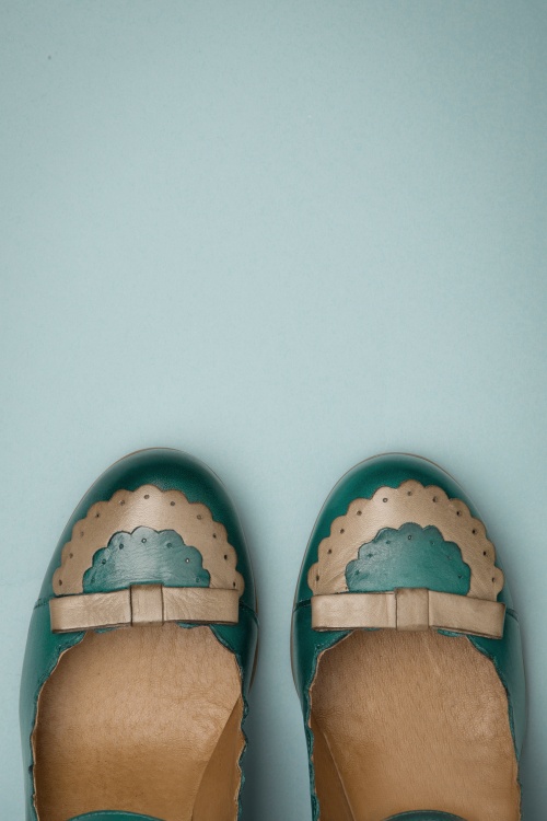 La Veintinueve - 60s Penelope Leather Pumps in Turquoise and Beige 3