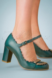 La Veintinueve - 60s Penelope Leather Pumps in Turquoise and Beige