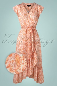 Smashed Lemon - 70s Melly Paisley Maxi Dress in White and Coral
