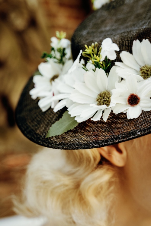 Collectif Clothing - 50s Susan Flower Hat in Black 2