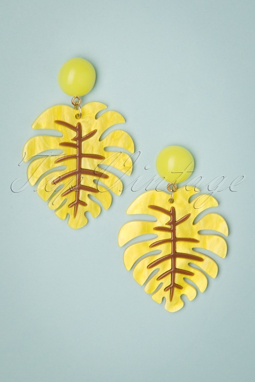 Collectif Clothing - 70s Gaile Palm Leaf Earrings in Yellow