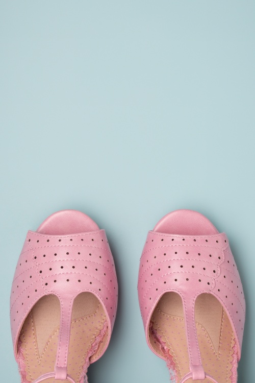 Bettie Page Shoes - Frannie Peeptoe Pumps mit T-Strap in Pink 2