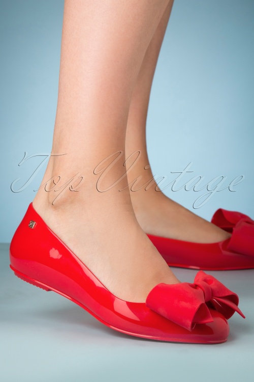 Petite Jolie - 60s Larissa Bow Flats in Fire Red
