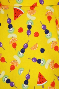 Collectif Clothing - Matilde Fruit BBQ Swing Skirt Années 50 en Jaune 4