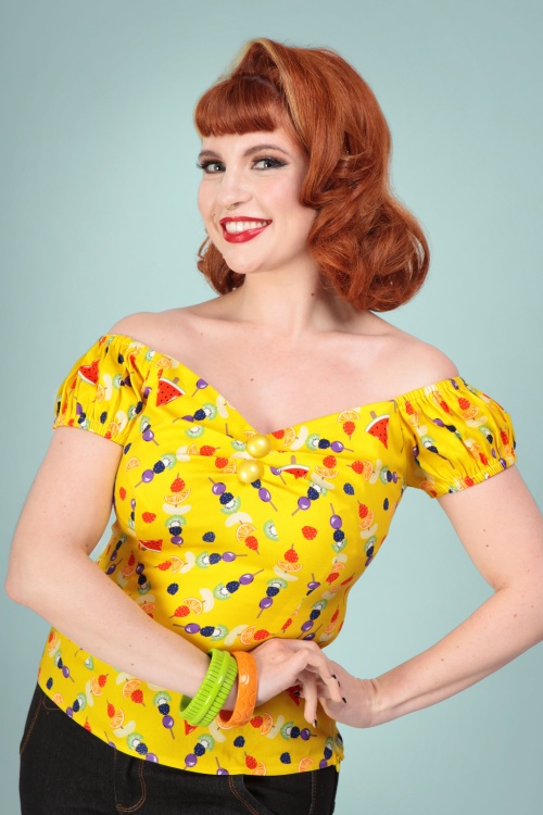 Collectif Clothing - Dolores Fruit BBQ top in geel 2