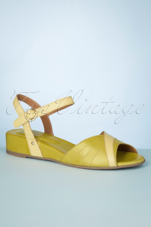 La Veintinueve - 60s Ines Sandals in Yellow