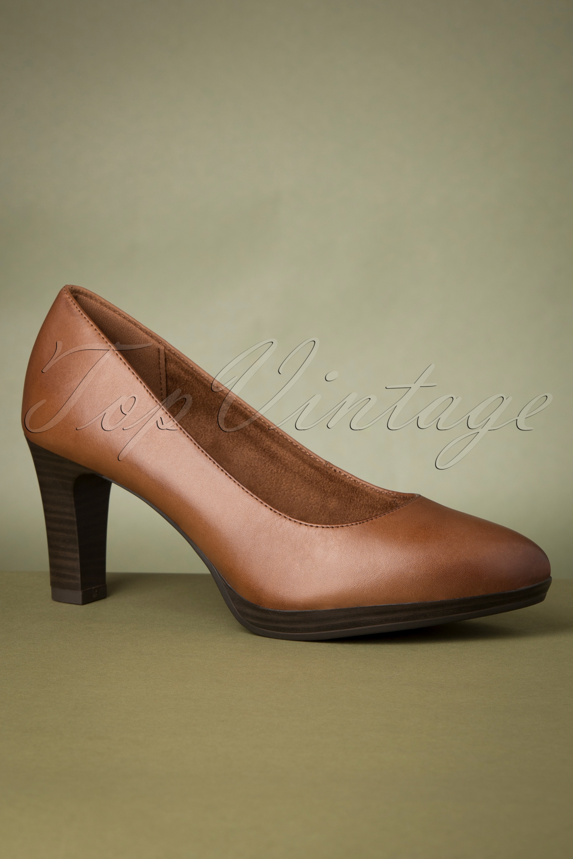 Tamaris 50s Celine Leather Pumps in Cognac Shop at Topvintage