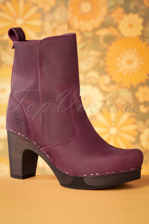 Clumpy's - 70s Brit Leather Ankle Booties in Float Red