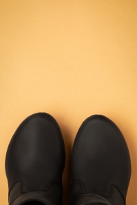 Clumpy's - 70s Brit Leather Ankle Booties in Black 2