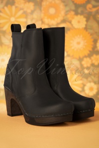 Clumpy's - 70s Brit Leather Ankle Booties in Black 3