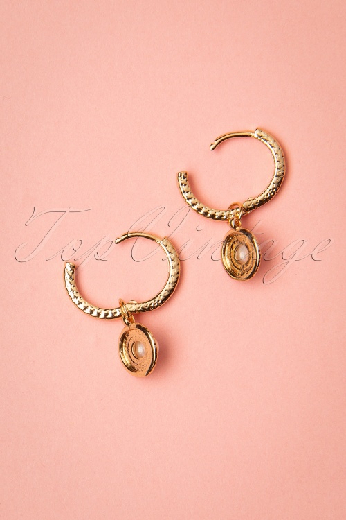 Day&Eve by Go Dutch Label - 50s Coraline Pearl Earrings in Gold 3