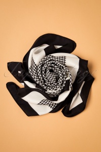 Banned Retro - Calliope Silky sjaal in zwart en wit 2