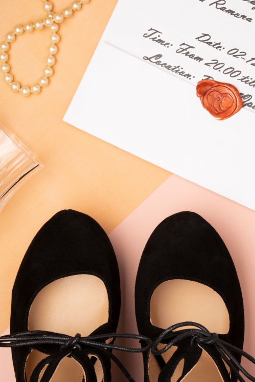 Lola Ramona ♥ Topvintage - Angie Adora Suede Pumps Années 20 en Noir 3