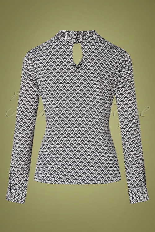 Banned Retro - 60s Paris Top in Black and White 3