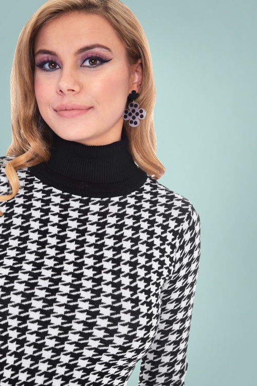 Vixen - 60s Houndstooth Rollneck Sweater in Black and White 2