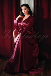 Vintage Diva  - The Dita Peignoir in Burgundy Red