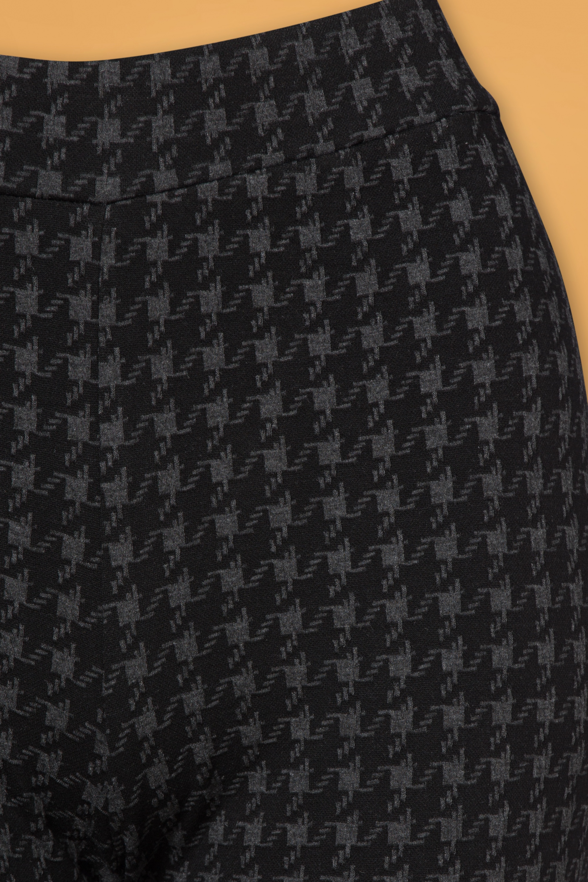 Smashed Lemon - Davina Houndstooth flared broek in zwart en grijs 3