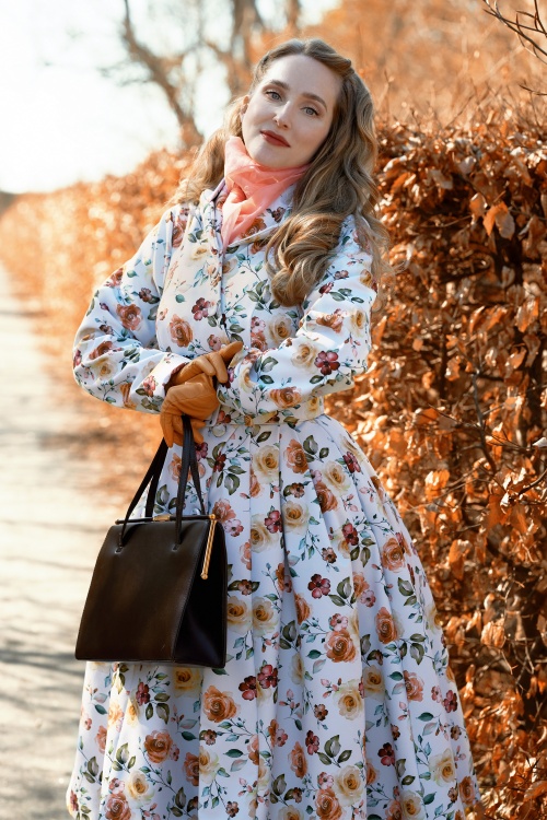 Miss Candyfloss - Loris Amber Floral Coat Années 50 en Blanc Automne 2