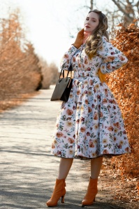 Miss Candyfloss - Loris Amber Floral Coat Années 50 en Blanc Automne