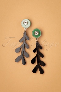 Collectif Clothing - 50s Mistletoe Earrings in Green 3