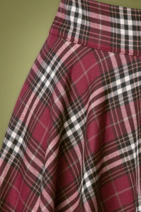 Banned Retro - 50s Winter Check Swing Skirt in Red 3