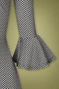 Vintage Chic for Topvintage - Zena Kleid mit Trompetenärmeln in Schwarz und Weiß 5