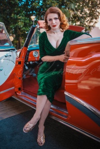 Glamour Bunny - 50s Marilyn Velvet Pencil Dress in Green 9