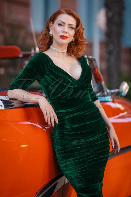 Glamour Bunny - 50s Marilyn Velvet Pencil Dress in Green 8
