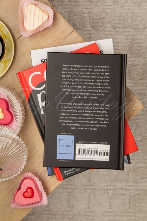 Fashion, Books & More - Kleines Buch von Chanel 4