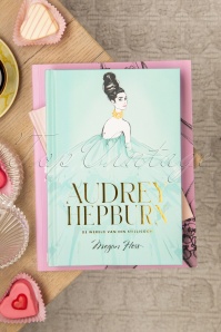 Fashion, Books & More - Audrey Hepburn - De Wereld van een Stijlicoon