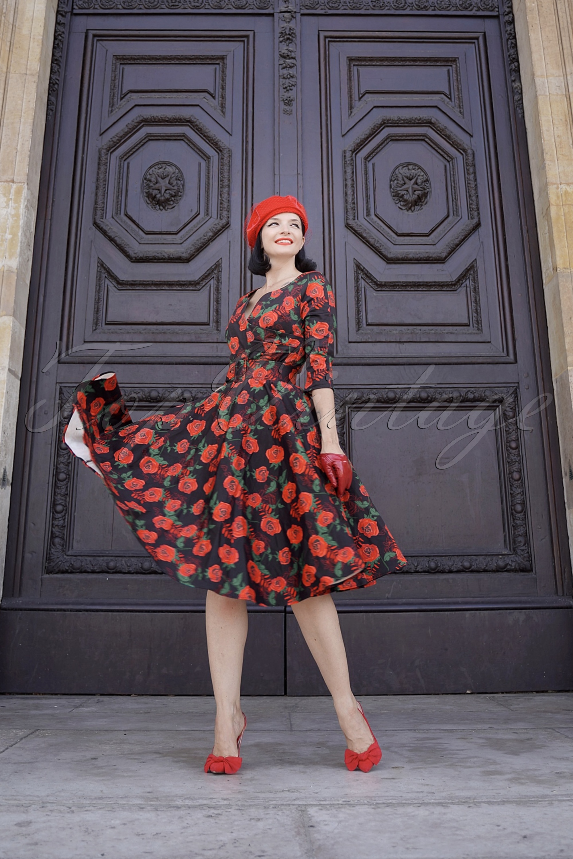 Vintage Diva  - The Bombshell Roses swing jurk in zwart 6