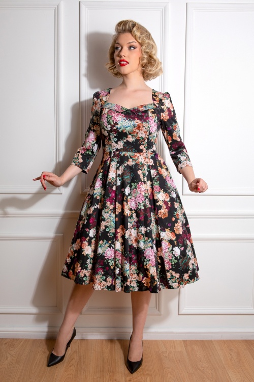Hearts & Roses - Gabriella Floral Swing Dress Années 50 en Noir