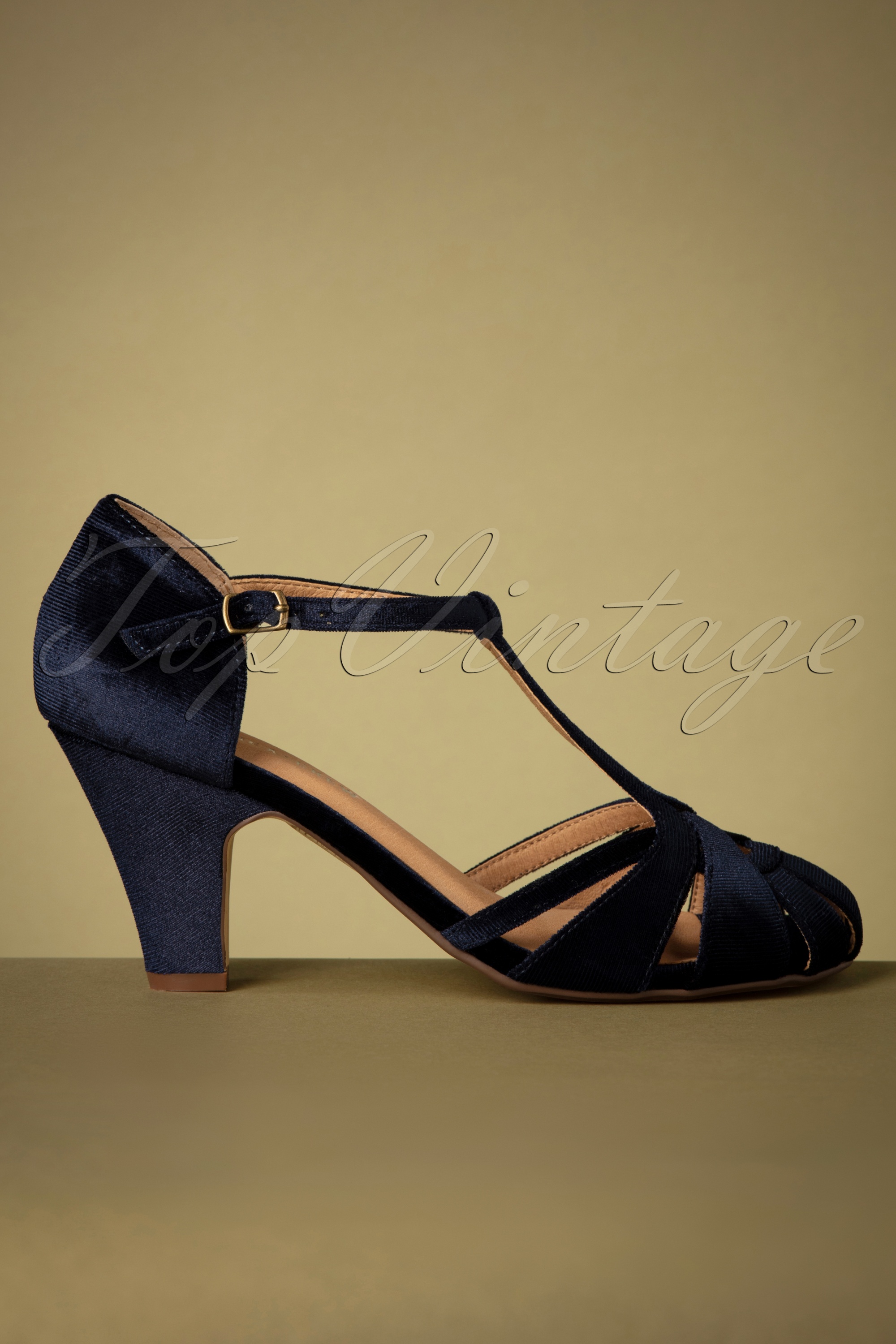 Chelsea Crew - Sergi fluwelen T-strap pumps in middernachtblauw 3