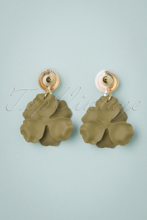 Day&Eve by Go Dutch Label - 60s Flower Earrings in Gold and Sage 2