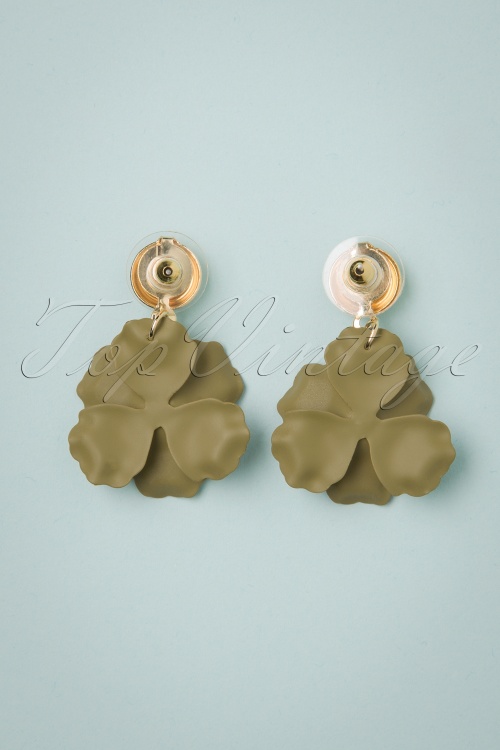 Day&Eve by Go Dutch Label - Blumenohrringe in Gold und Salbei 2