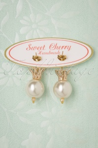 Sweet Cherry - Goldene Krone Perlenohrringe in Elfenbein 2
