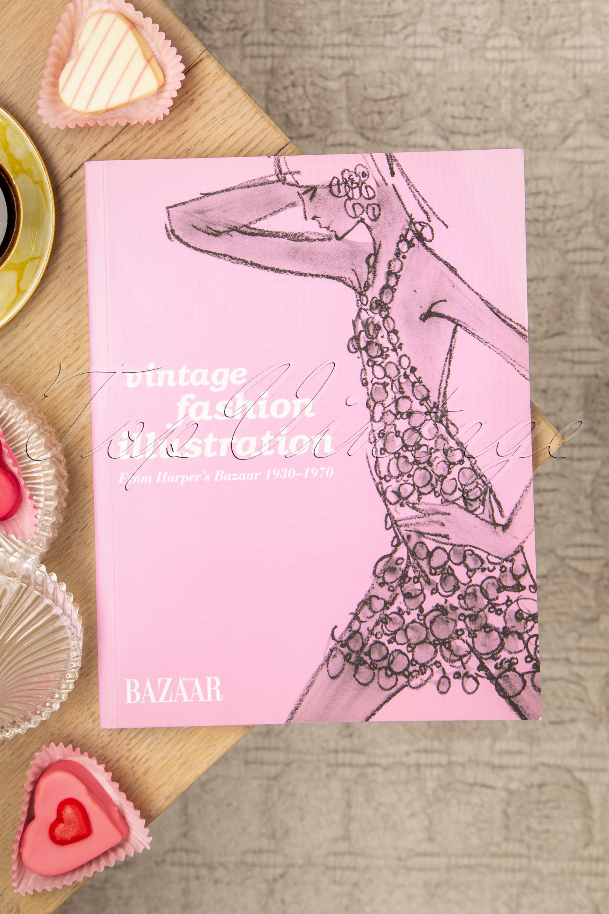 Fashion, Books & More - Vintage mode-illustratie uit Harper's Bazaar