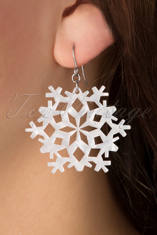 Erstwilder - Snowflake Ripple Drop Earrings in White