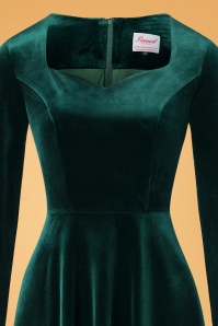 Banned Retro - A royal evening fluwelen swing jurk in groen 4