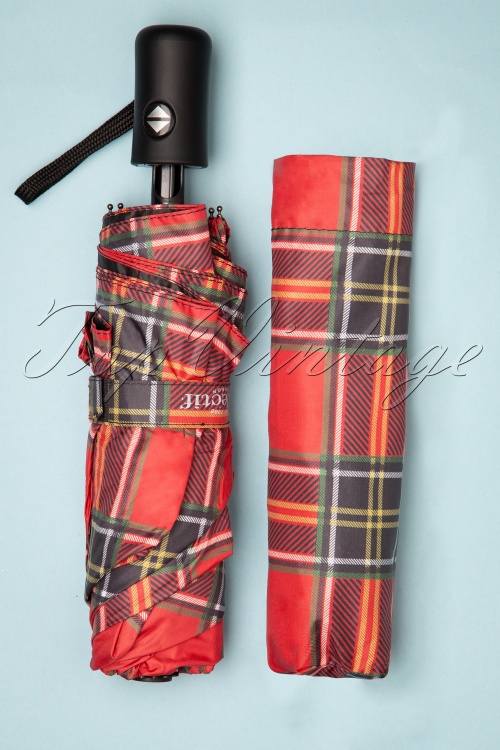 Collectif Clothing - Berry Check Foldable Umbrella en Rouge 4