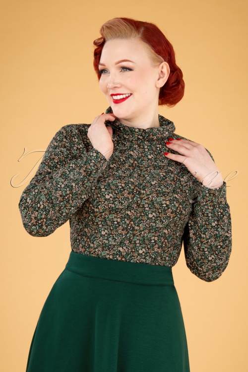 Smashed Lemon - 70s Railey Floral Rollneck Top in Black and Green