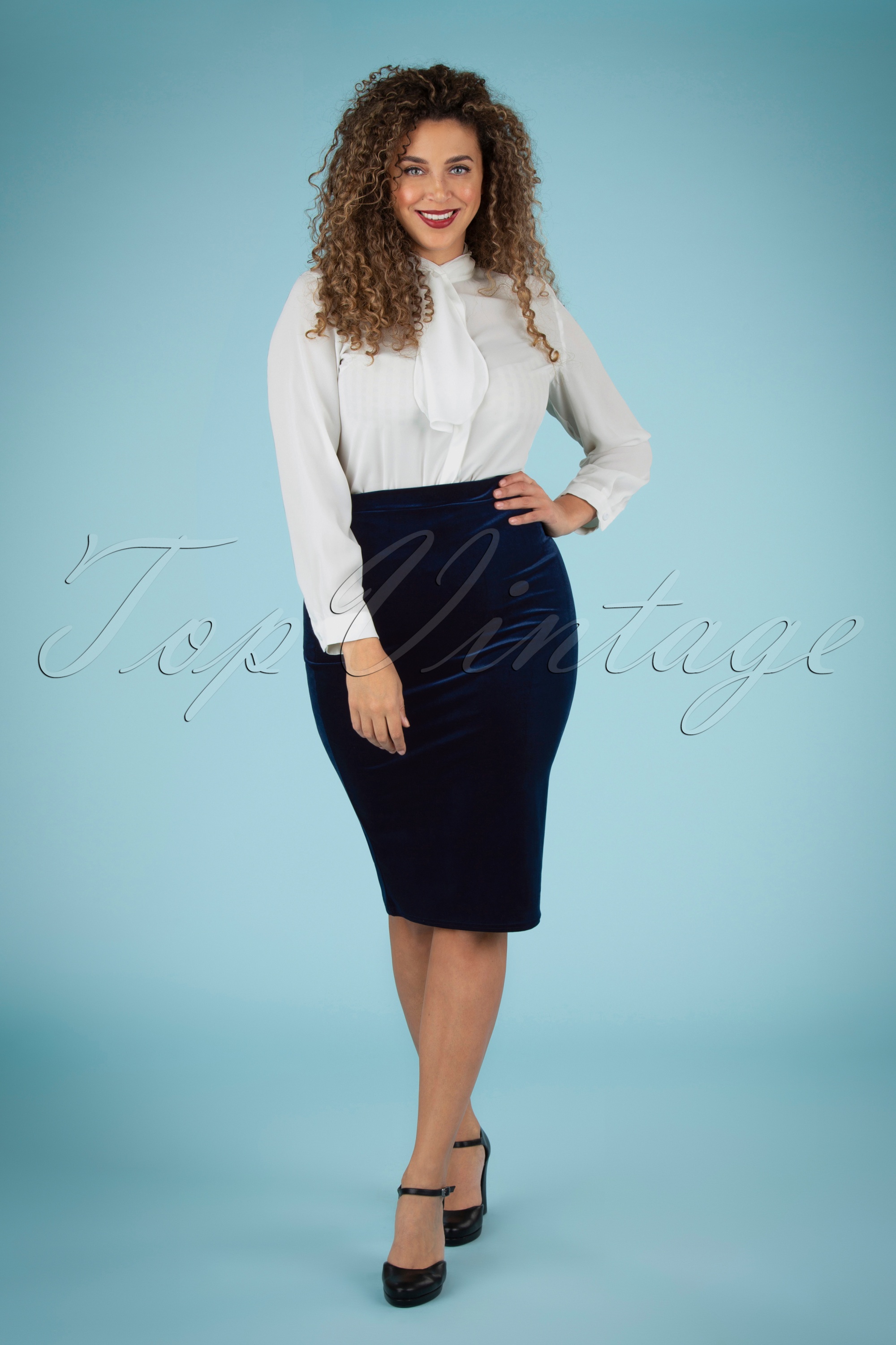 Vintage Chic for Topvintage - Topvintage exclusive ~ Glendie fluwelen pencil rok in marineblauw