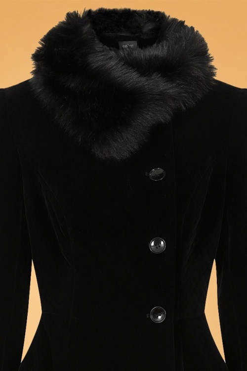 Collectif Clothing - Nuit Quilted Velvet Swing Coat Années 50 en Noir 4