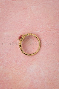 Topvintage Boutique Collection - 50s Queen Off Duty Ring in Gold and Red 5