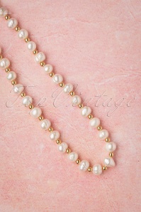 Topvintage Boutique Collection - Give Me Pearls Necklace Années 50 en Doré et Ivoire 2