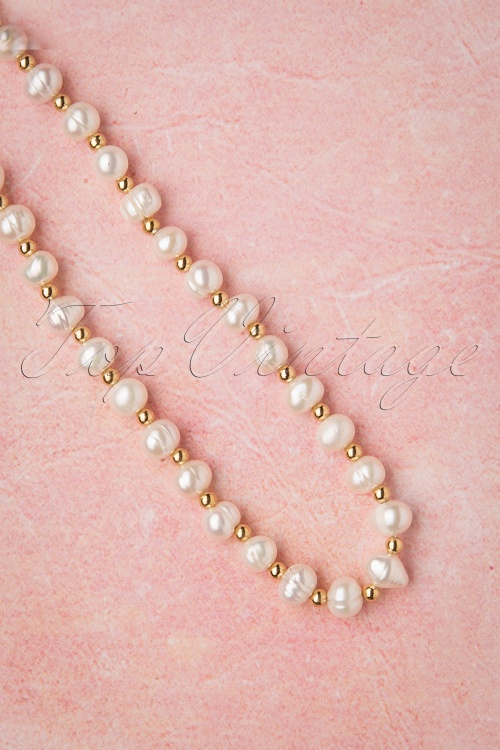 Topvintage Boutique Collection - 50s Give Me Pearls Necklace in Gold and Ivory 2