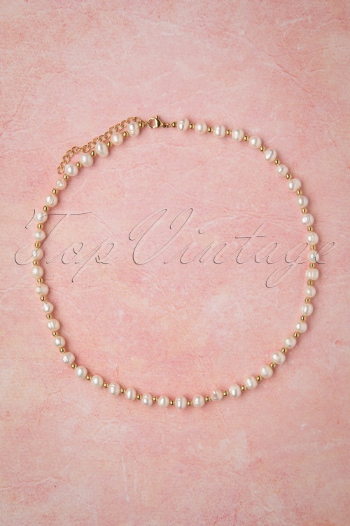 Topvintage Boutique Collection - 50s Give Me Pearls Necklace in Gold and Ivory